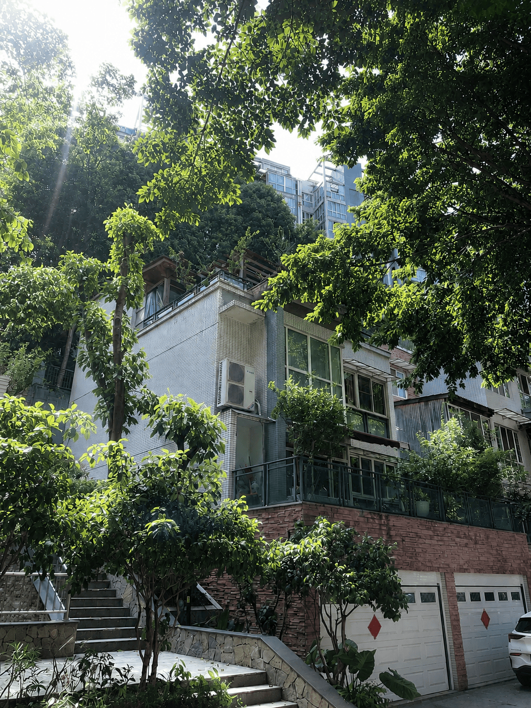 雅安岛居岁月从容升级：小小岛老别墅加装蒂升悦行款电梯